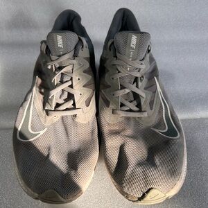 Nike CD0230-003 Men’s Size 12 Grey Sneakers – Excellent Condition – No Box